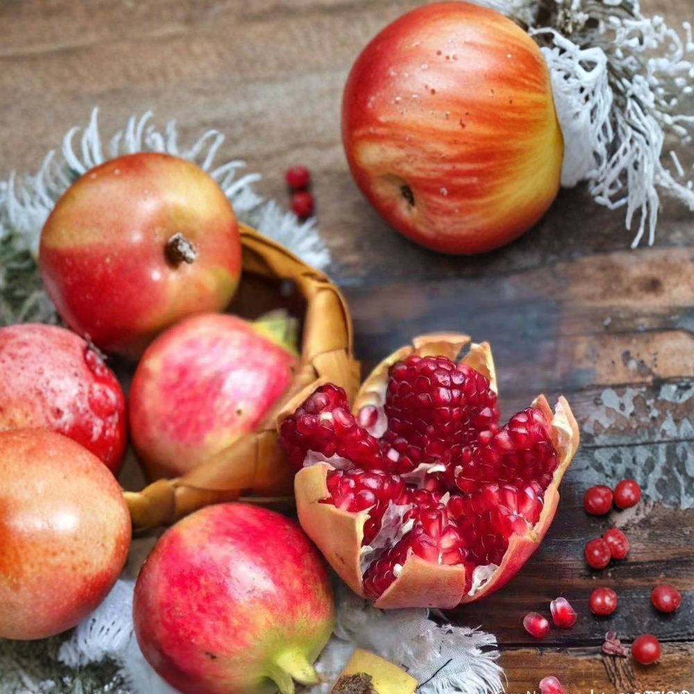 Tunisian Soft-Seed Pomegranate Plant – Sweet Nearly Seedless Fruit, High Juice Yield, Punica granatum