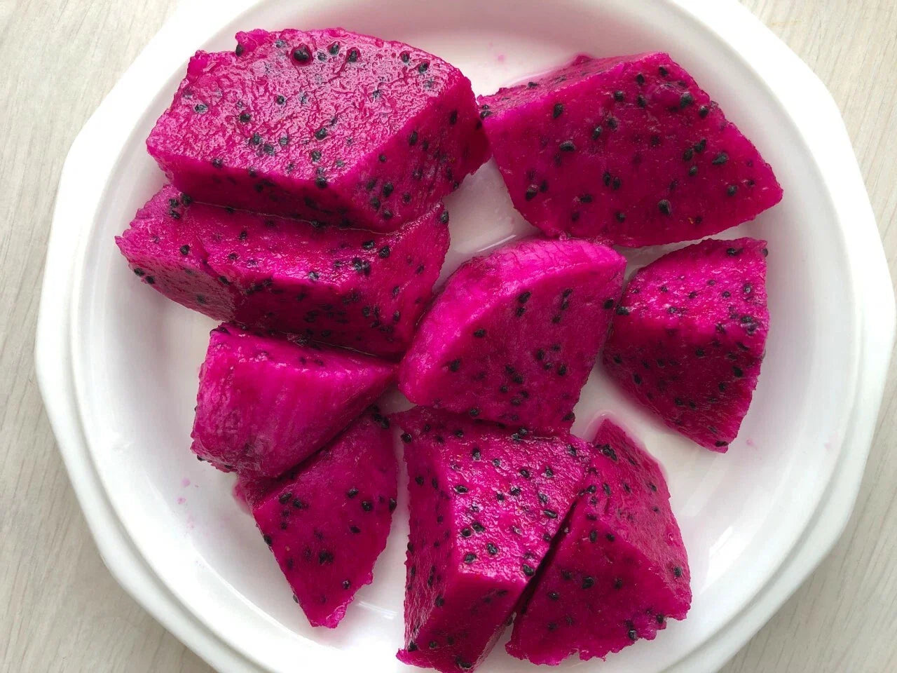 Red Dragon Fruit Cuttings 9-14" | Hylocereus undatus | Purple Haze Variety | Cactus Plant for Gardening